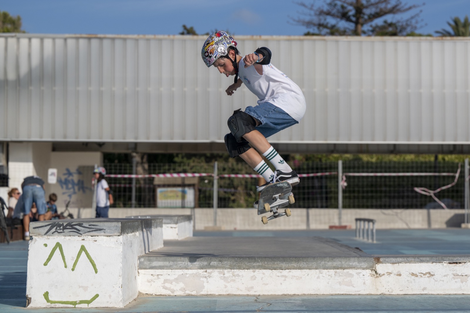 Ollie sobre un cajón